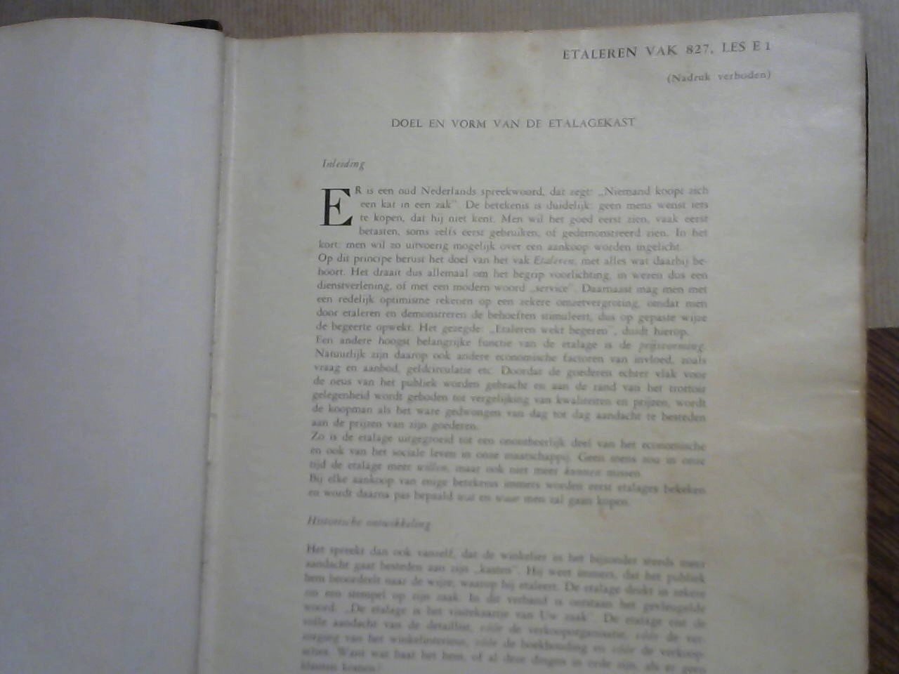 Pezie H. - De Etalage, lesboek over etaleren