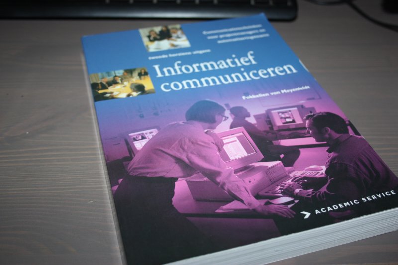 Meyenfeldt, Fokkelien von - Informatief communiceren / communicatietechnieken voor projectmanagers en automatiseringsteams