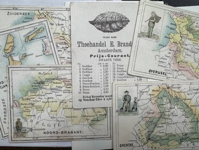 Brandsma - Atlas van Nederland. Uitgave van den Theehandel E. Brandsma. Amsterdam [ca. 1890?]. 6 kaartjes op dun karton, elk 10,7 x 8 cm, van 6 provincies, chromo-druk.