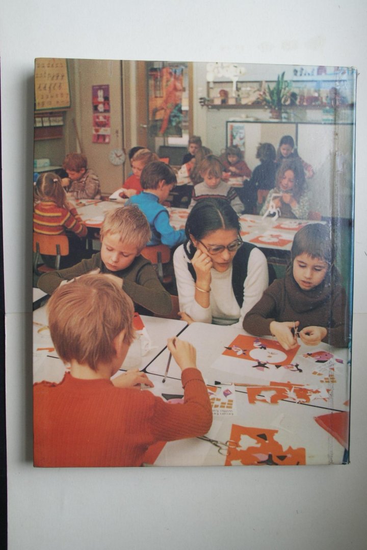 J.H.Meijsen - 175 jaar Nationale Wetgeving op het Lager Onderwijs in Nederland 1801 - 1976  LAGER ONDERWIJS IN DE SPIEGEL DER GESCHIEDENIS