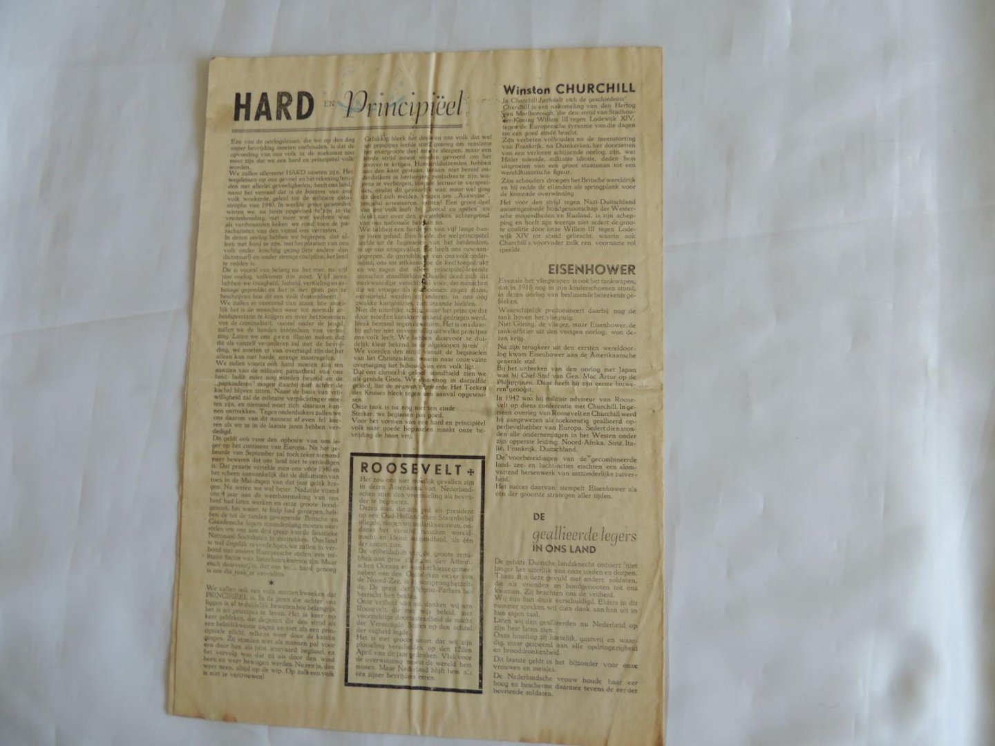  - Krant "Trouw", 3e Jaargang, mei 1945 - Bevrijdingsnummer met o.a. art. onder de kop VRIJ!, Radicale zuivering en Hard en Pricipiëel