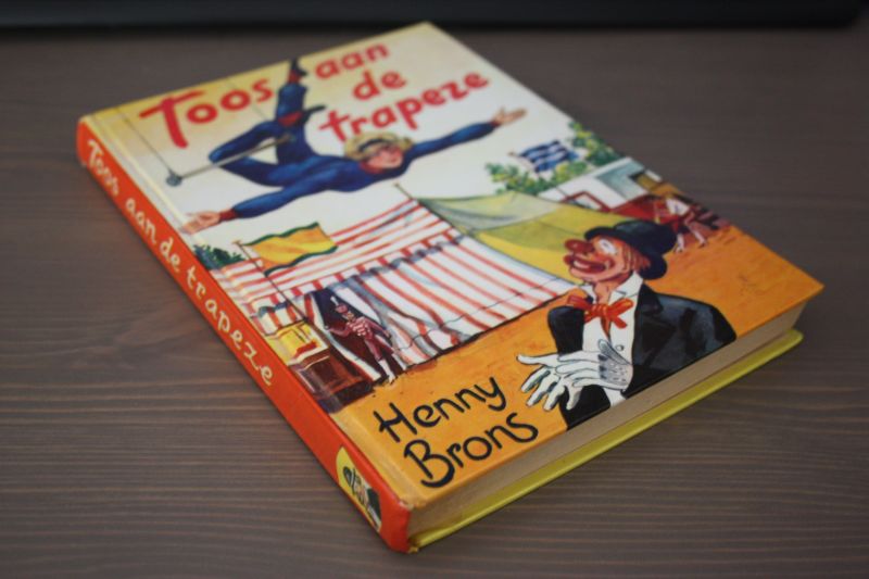 Brons Henny - Toos aan de trapeze