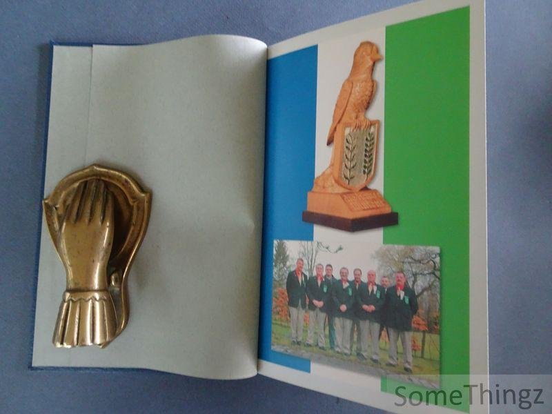 Saeys, M. en van Bossche, André. - Carnaval door de eeuwen heen: historiek & carnaval in Hamme. / Die Hamse Wuitens, 1956-2006.