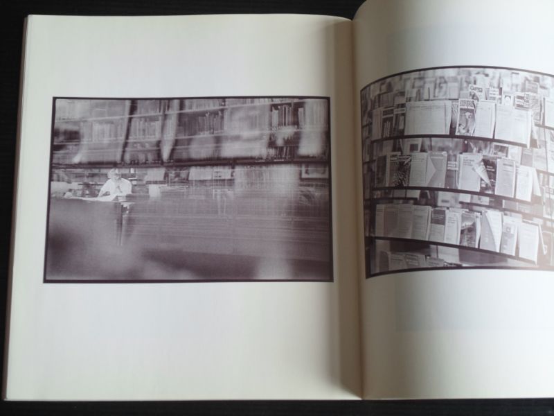 Büch, Boudewijn & Nout Steenkamp, fotografie - Bladeren in het hemelruim, Jaarbericht Technische Universiteit Delft met als thema de bibliotheek