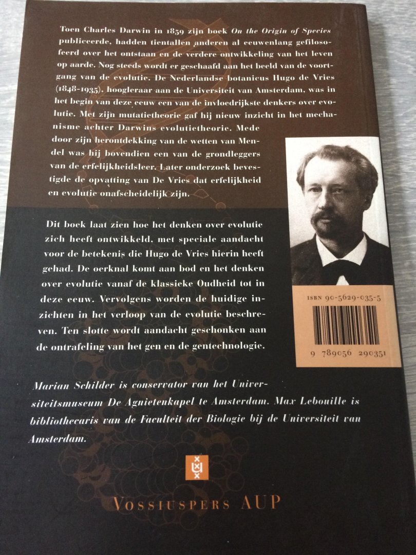 Schilder - De evolutie de baas / oude en nieuwe visies op soortvorming en gentechnologie