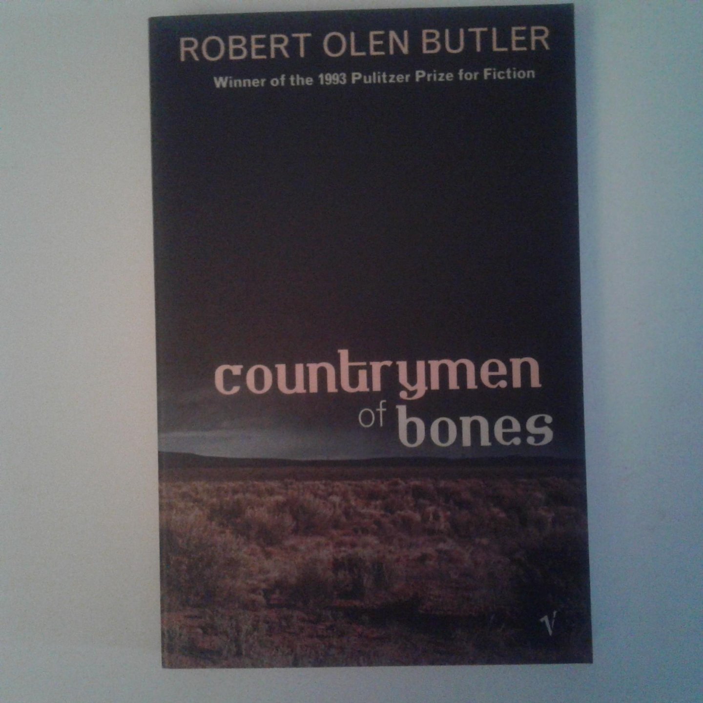 Butler, Robert Olen - Countrymen of Bones