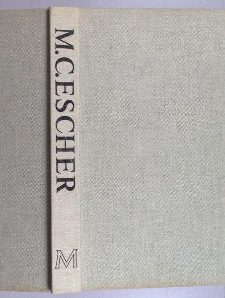 Escher, M.C. - J.L. Locher e.a. - Leven en werk van M.C.Escher. Het levensverhaal van de graficus. Met een volledige geïllustreerde catalogus van zijn werk.