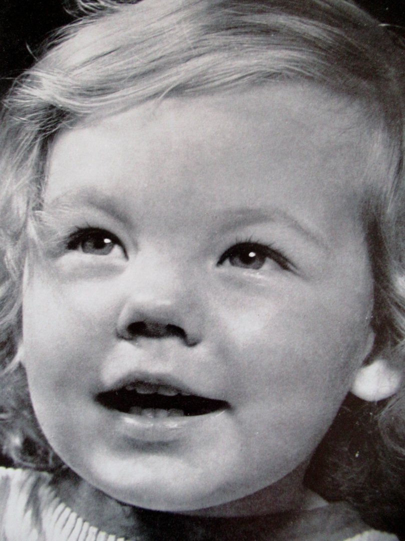  - Moods and expressions. Studies of childhood