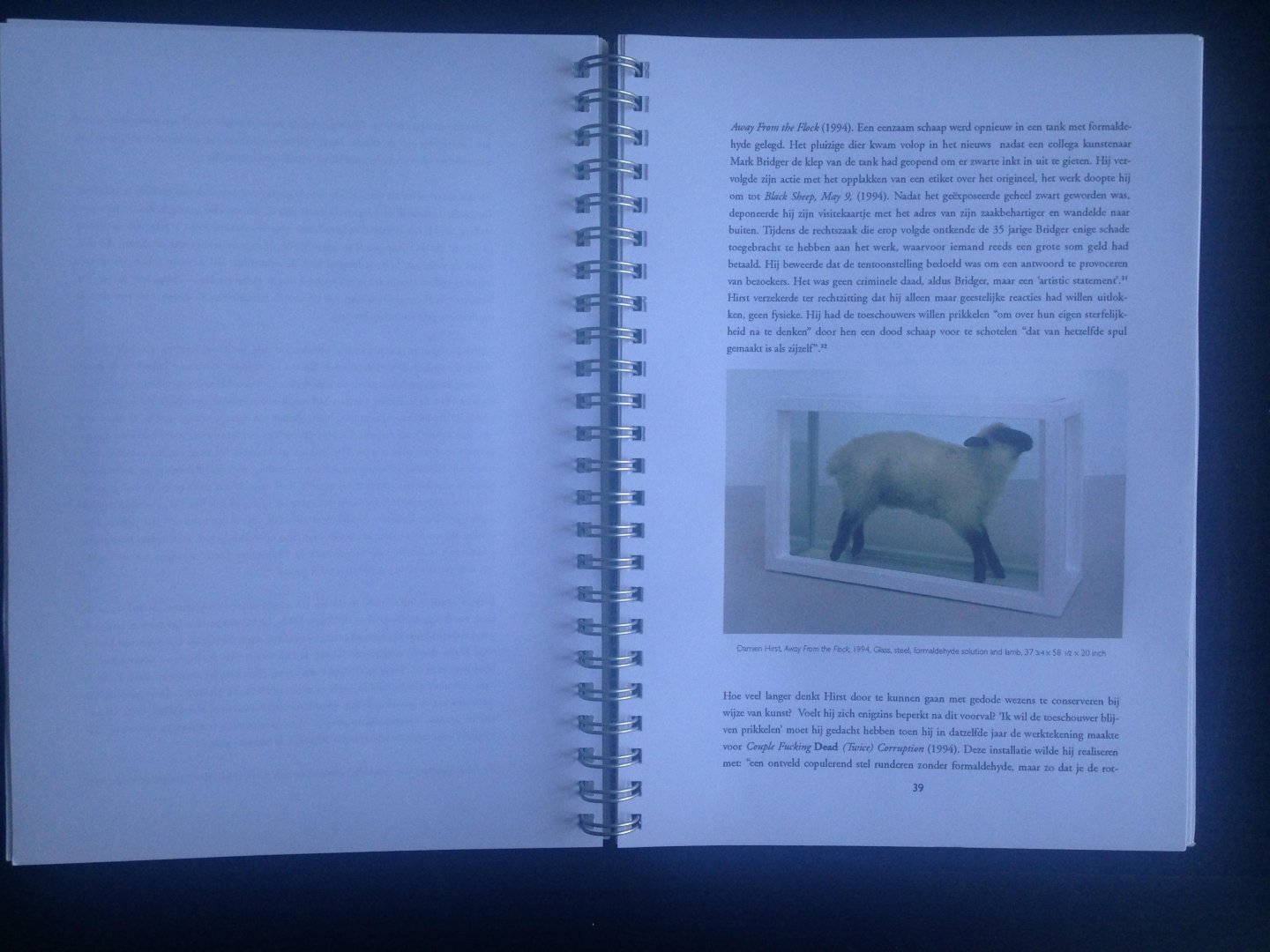 Kroon, Puck - Koketteren met de dood, Een studie van de ‘dier-installaties’ van Damien Hirst