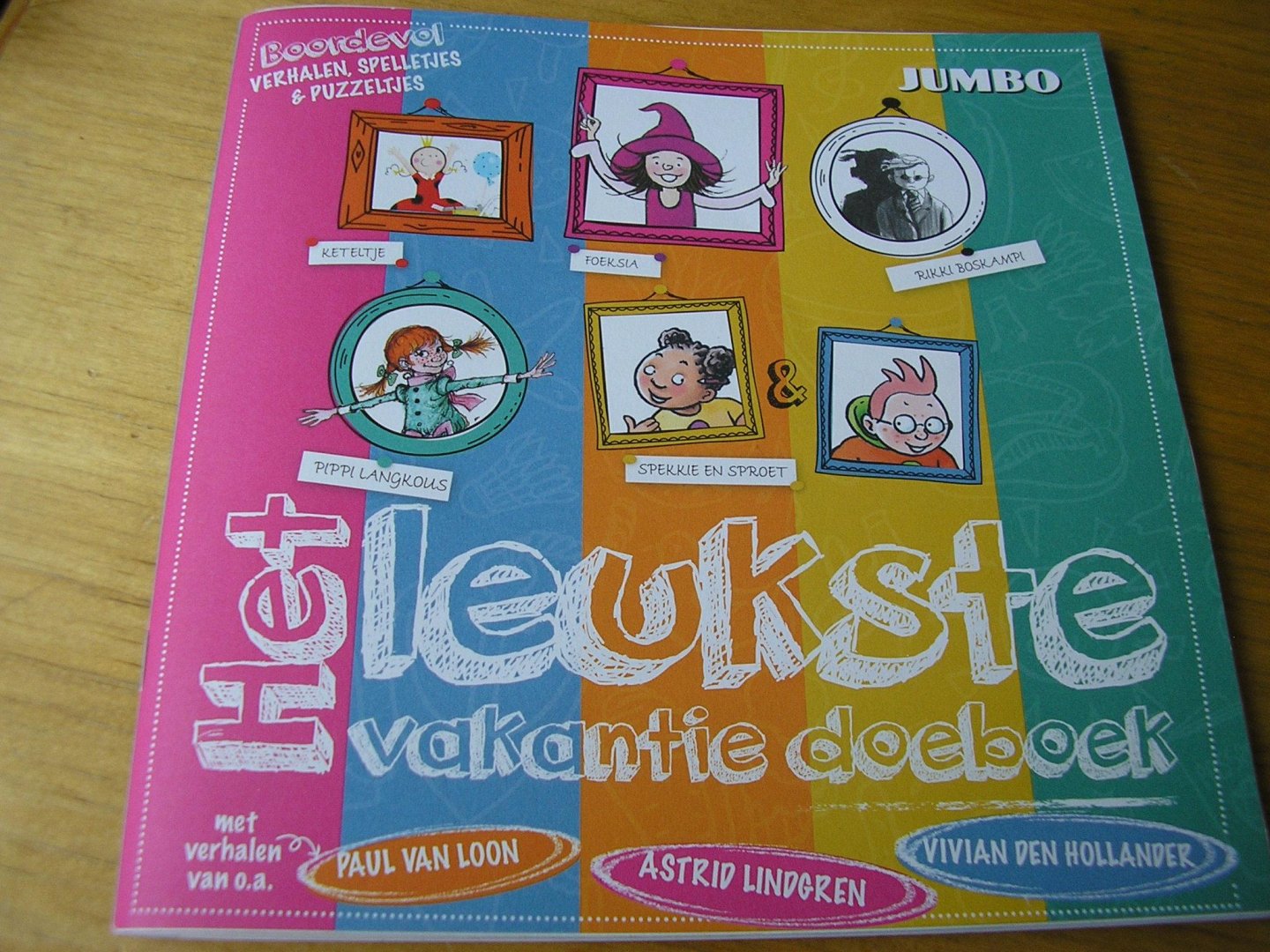 Beukers, Hilde en anderen - Het leukste vakantie doeboek  (verhalen, spelletjes kleuren enz)