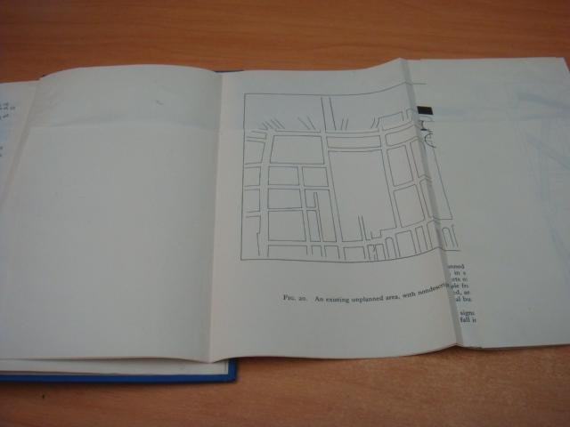 Tripp, H Alker - Town planning and road traffic