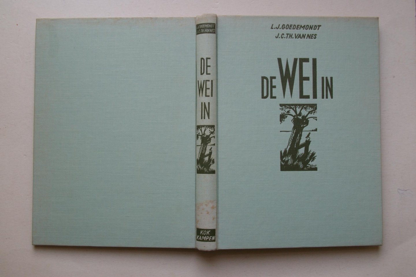 Goedemondt, L.J.; Nes, J.C.Th. van - DE WEI IN :  met illustraties van Th. Mast en de schrijvers
