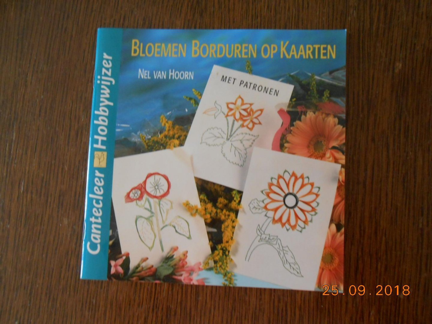 Hoorn, N. van - Bloemen borduren op kaarten / druk 1