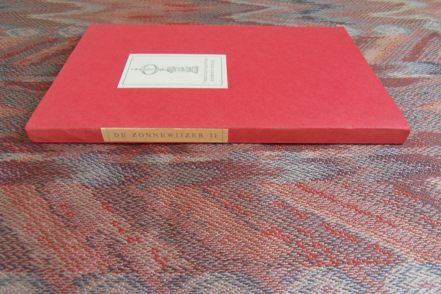 Kleffens, E.N. van. [ ! Met uitgebreide gesigneerde brief en tevens opdracht in het boek van deze oud minister van Buitenlandse zaken in het (oorlogs) kabinet De Geer II en deze ex-voorzitter van de Verenigde Naties ]. - Serenas Tantum Numero Horas. - Zonnewijzer - II. Teltsjes en Rimen.