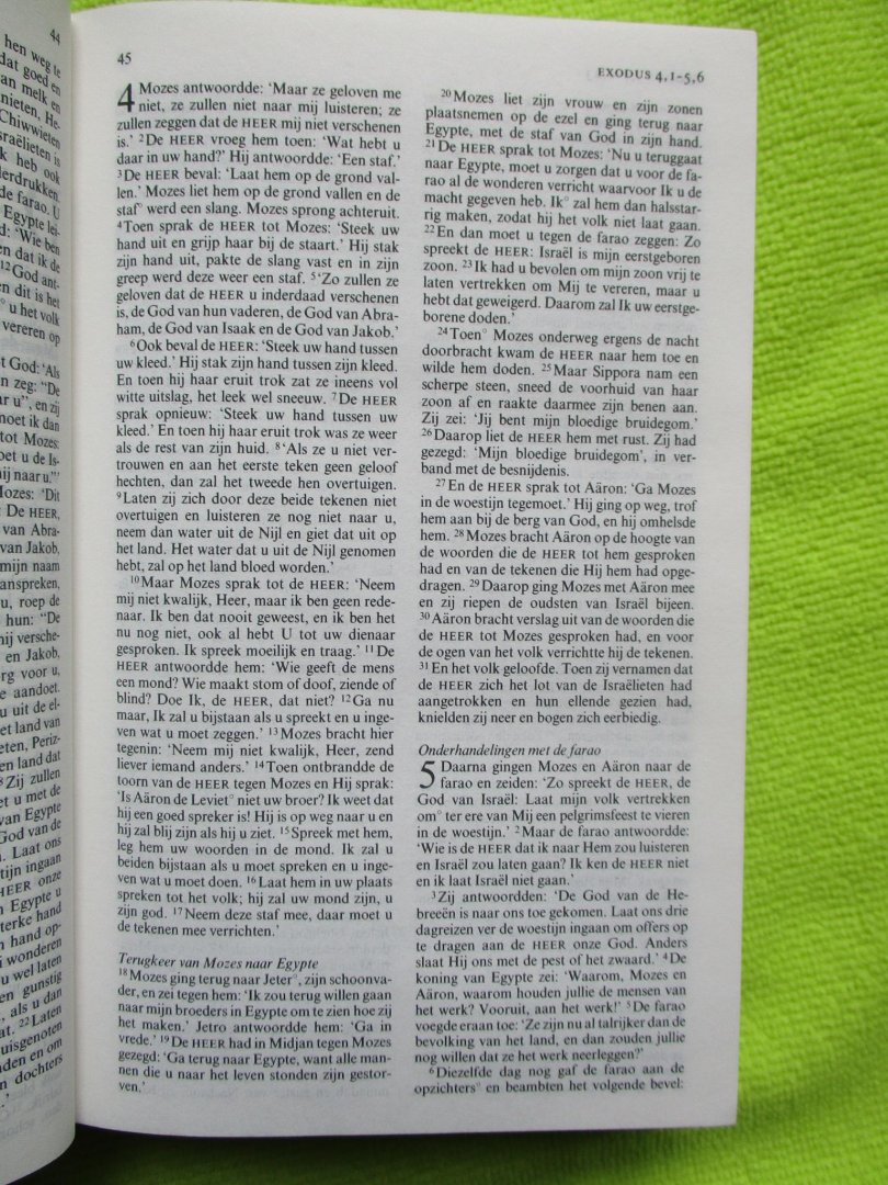 Mozes, e.a. - De Bijbel. Willibrordvertaling. Geheel herziene uitgave.