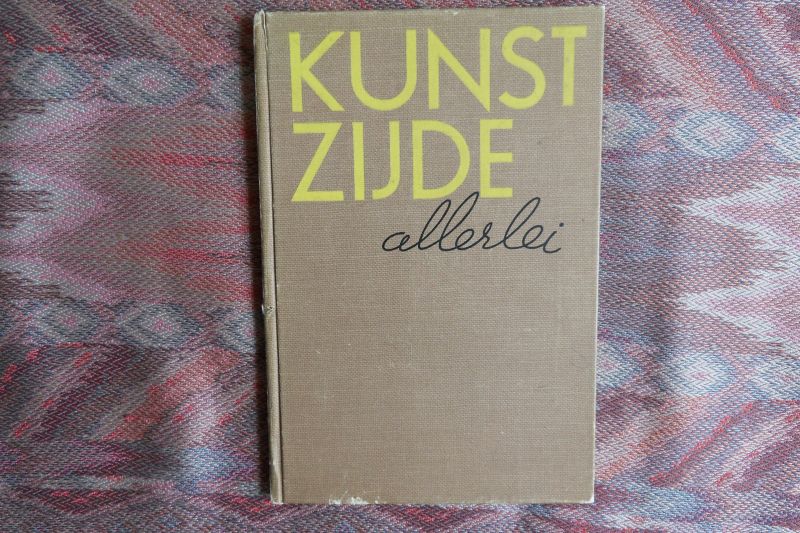 Meijberg, J.C. (tekst en teekeningen). - Kunstzijde Allerlei.