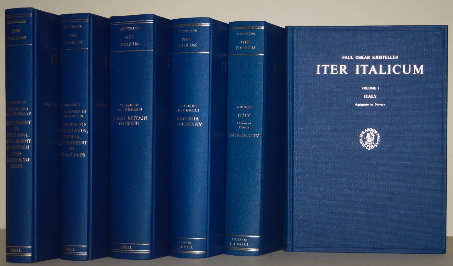 KRISTELLER, P., (ED.) - Iter Italicum + Iter Italicum accedunt Alia Itinera. A finding list of uncatalogued or incompletely catalogued humanistic manuscripts of the renaissance in Italian and other libraries. 6 volumes.