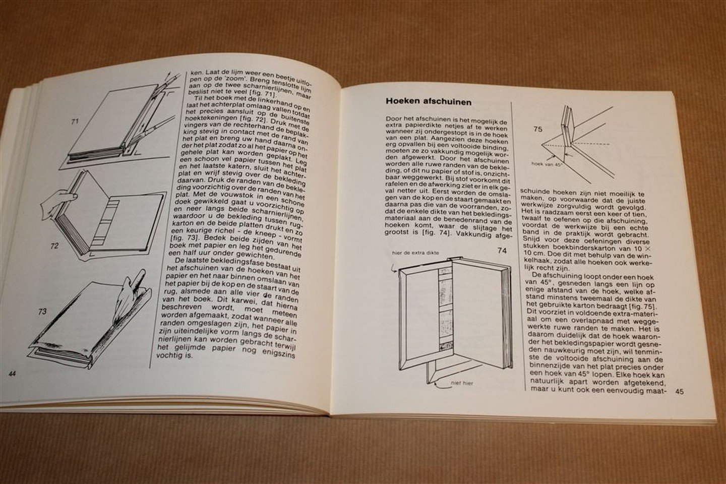 Aldren A. Watson, J. Combrink - Boekbinden — Een ambachtelijk instructieboek — Met 225 illustraties