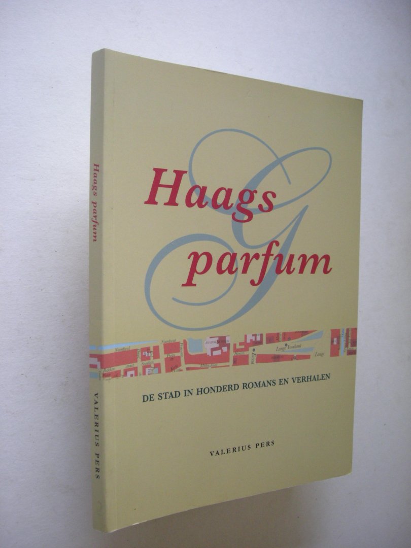 Vegt, Jeanne van der, samenst. - Haags parfum. De stad in honderd romans en verhalen. Plattegrond achtern van bij de citaten en afgebeelde plekken