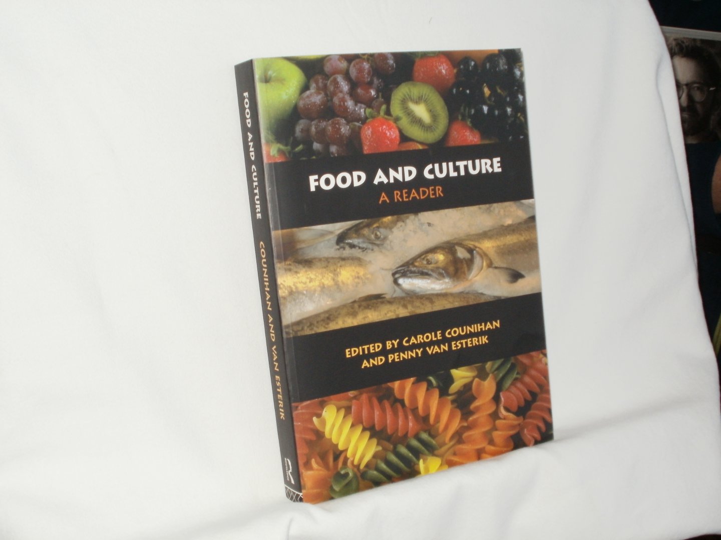 Counihan, Carole; Esterik, Penny van (eds.) - Food and Culture, a Reader