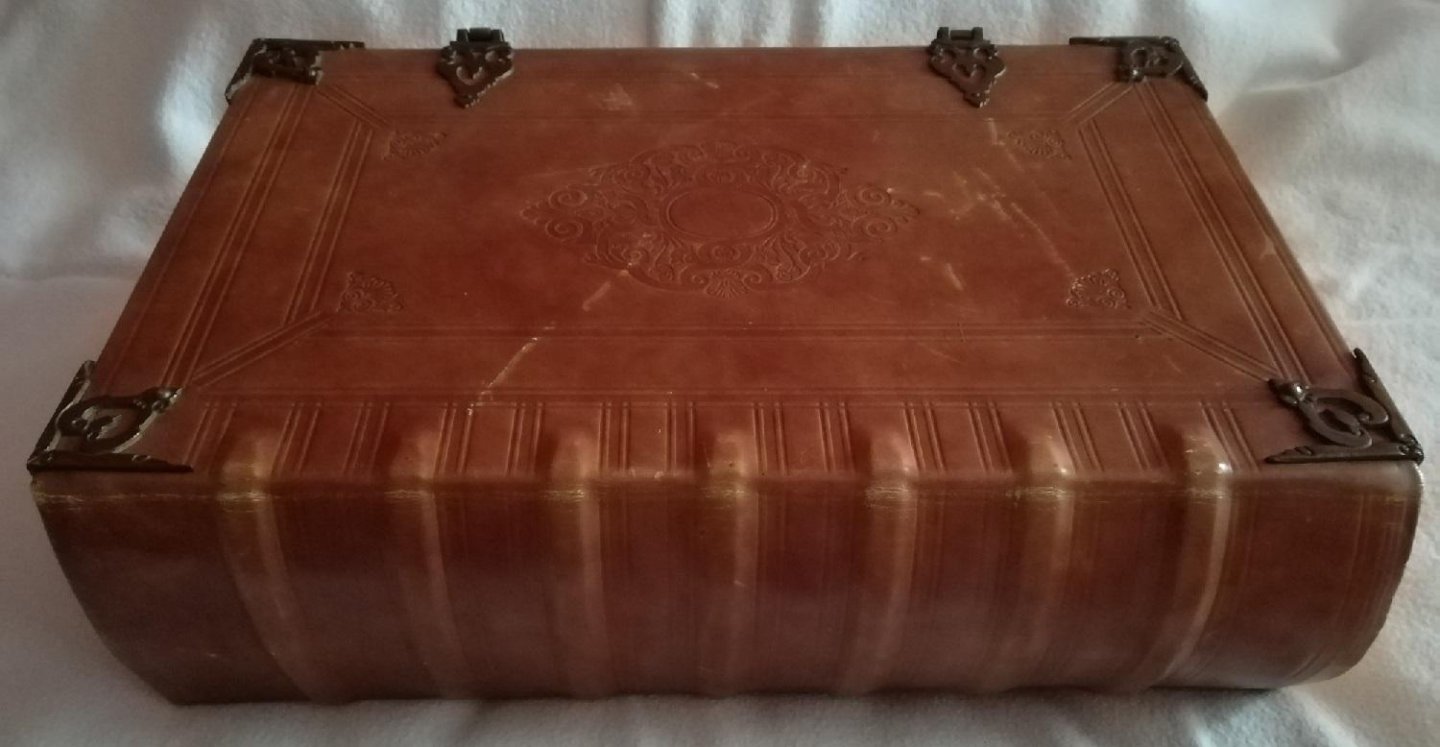  - Biblia dat is de gantsche H. Schrifture vervattende alle de Canonijcke boecken des Ouden en des Nieuwen Testaments