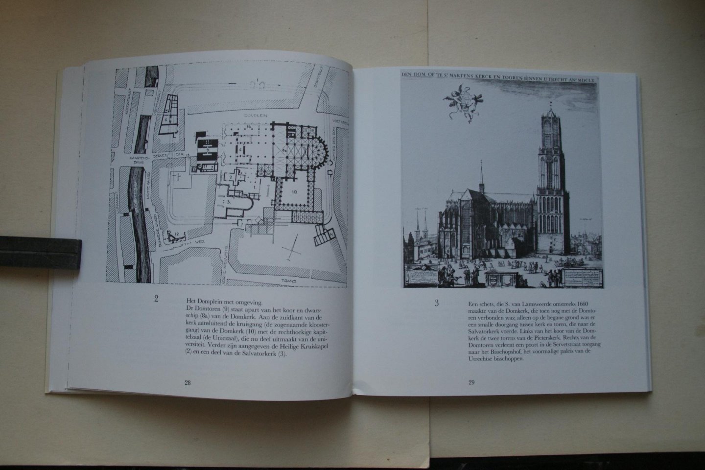 Meyere, Jos de;  Hulzen Dr. A. van - 2 boeken samen: het Agnietenklooster   &    Twee Wandelingen Door de Middeleeuwse Kerkenstad  Utrecht