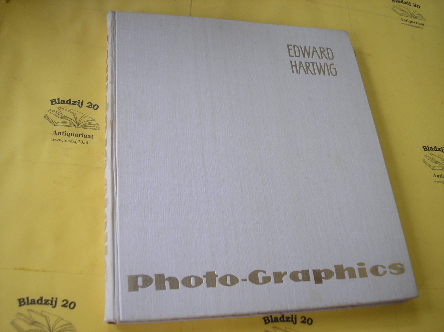 Hartwig, Edward. - Photo-Graphics.