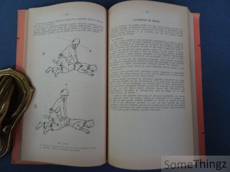 N/A. - Krijgsmacht. Diensten van de Generale Staf. - A 66. NAVO-handboek voor dringende frontchirurgie / Manuel OTAN de chirurgie de guerre d'urgence