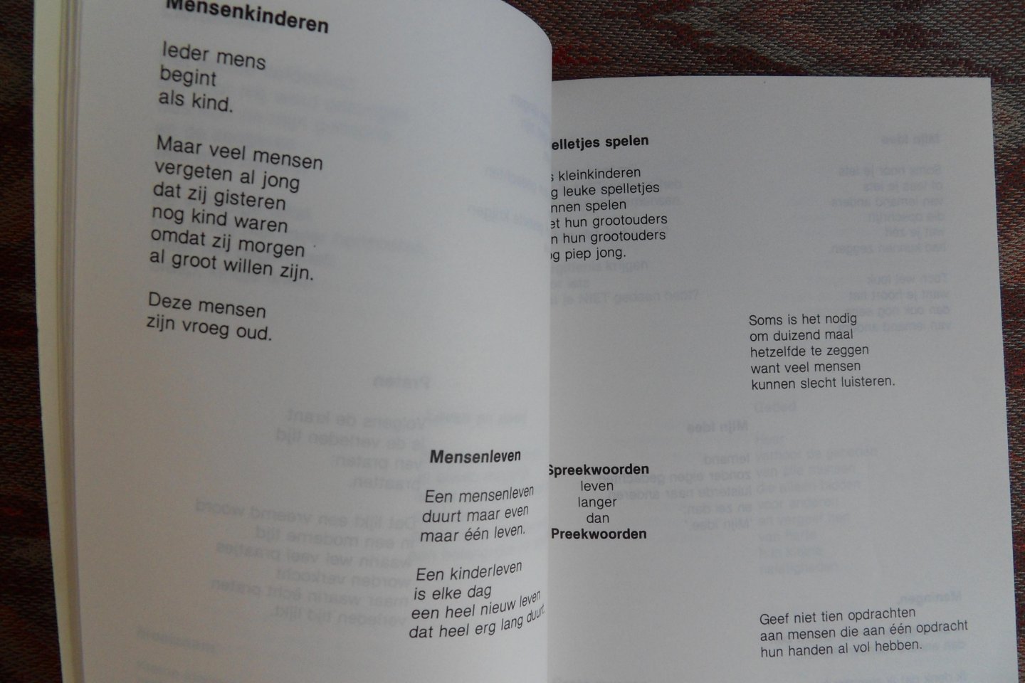 Oremus, Co. [ oktober 1920 - maart 1988 ]. - De Laatste Herfstbladeren. - Gedichtenbundel ter nagedachtenis van Co Oremus.