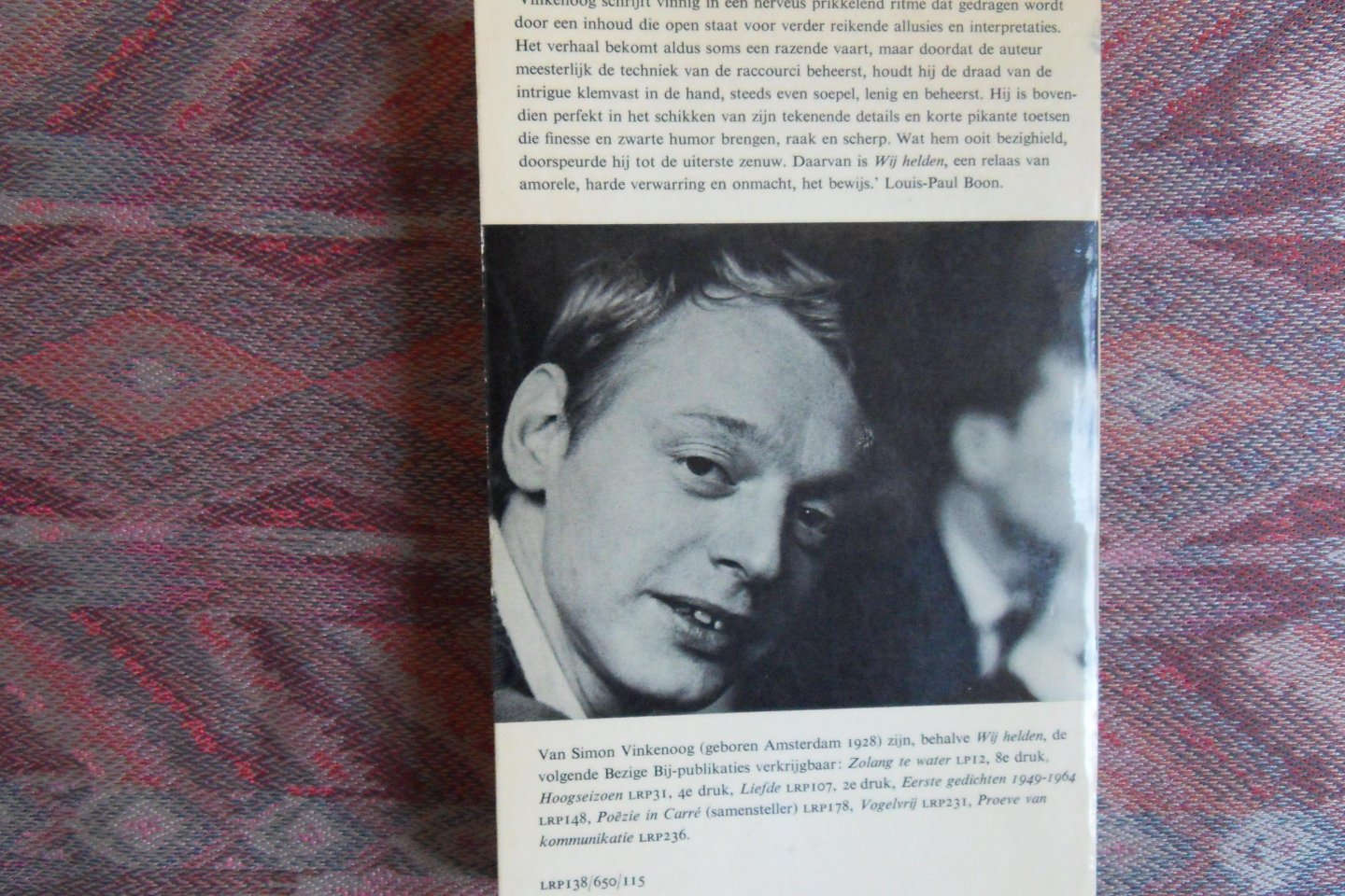 Vinkenoog, Simon. [ Gesigneerde opdracht ]. - Wij Helden.