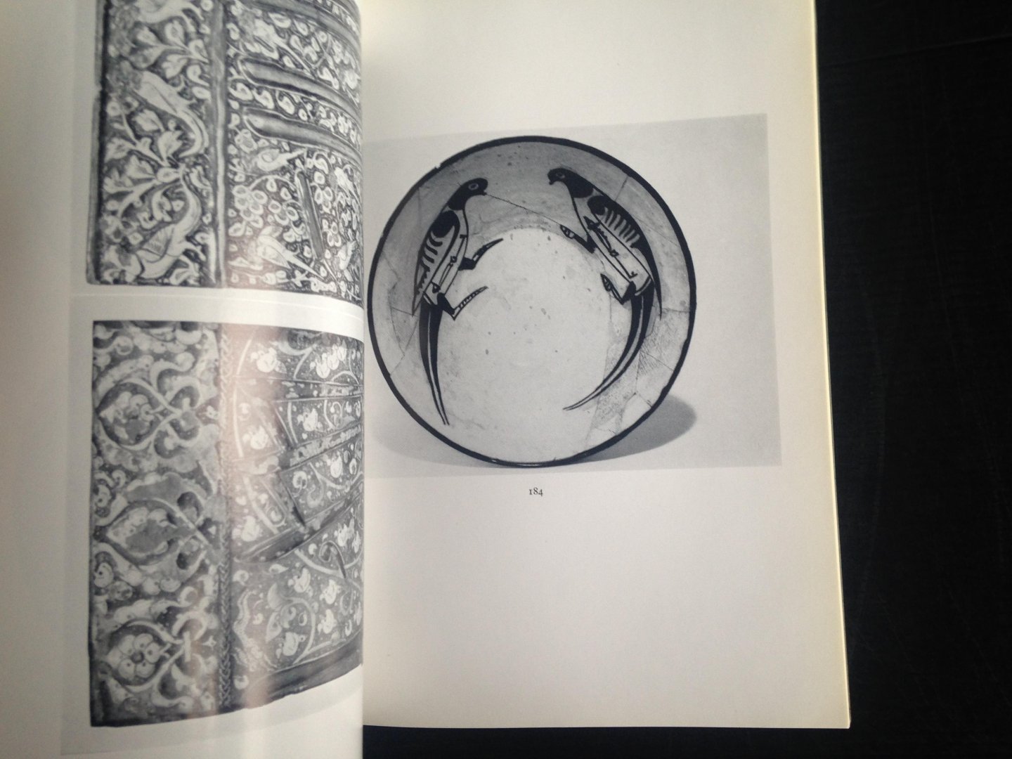 Catalogue Sotheby - Islamic Arms and Armour, Glass, Textiles, Ceramics, Woodwork and Metal Work, also Qajar Enamels