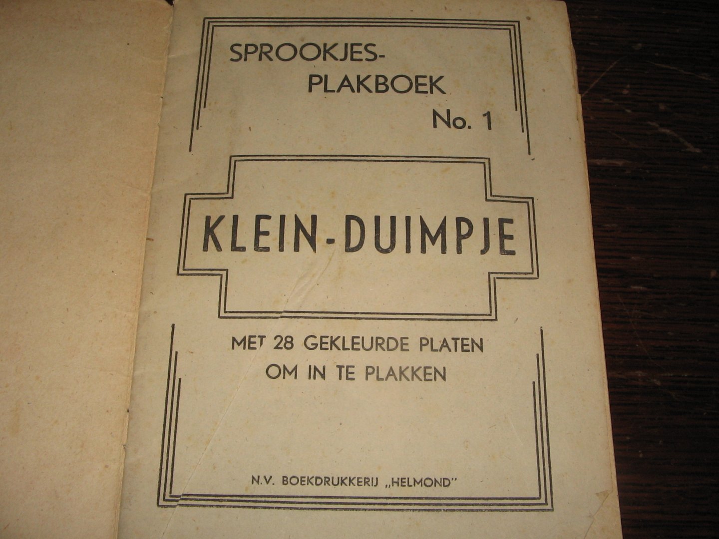 Loon, Jaap van - Klein Duimpje / met 28 gekleurde plaatjes om in te plakken / Sprookjes plakboek No. 1