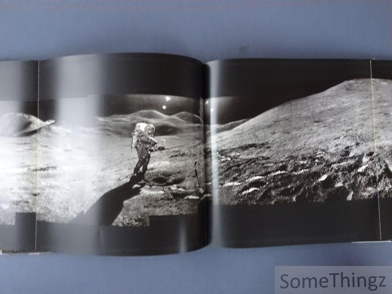 Light, Michael / Chaikin, Andrew (essay). - Full Moon.