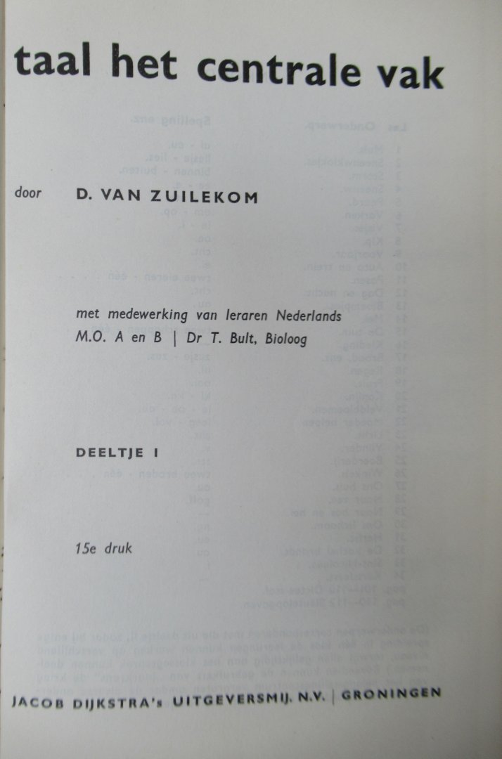 Zuilekom, D. van - Taal het centrale vak