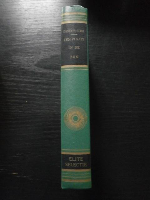 Stephen McKenna Stephen Mc Kenna - Een plaats in de zon (vert. door John D. Burton)