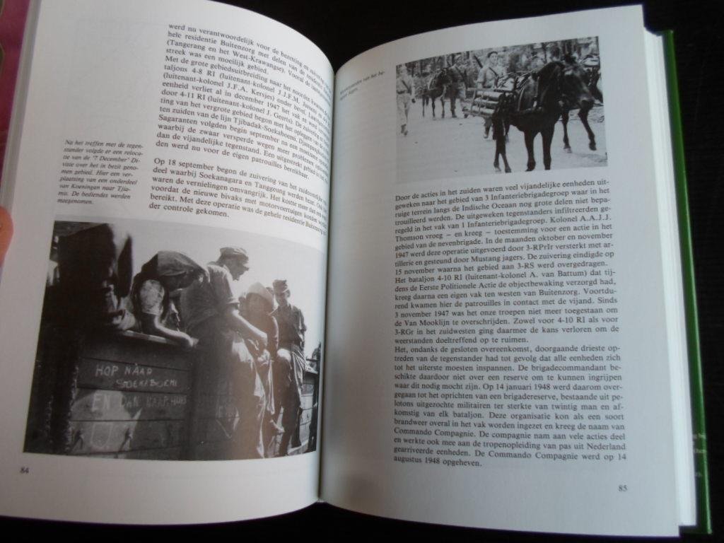 Schulten, Dr.C.M.& Drs.H.L.Zwitser, Drs.J.Hoffenaar, redactie - Gedenkboek 1 Divisie ‘7 December’ 1946-1986