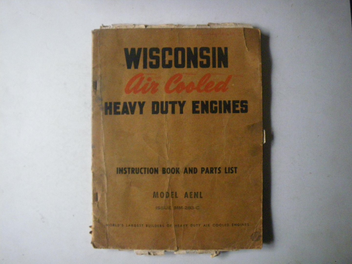 Wisconsin Motor Corp. - Wisconsin Air Cooled Heavy Duty Engines: Instruction book and parts list Model AENS