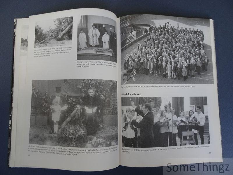 Correns, Raymond en Evers, Carlo. - Wijnegem vroeger en nu.