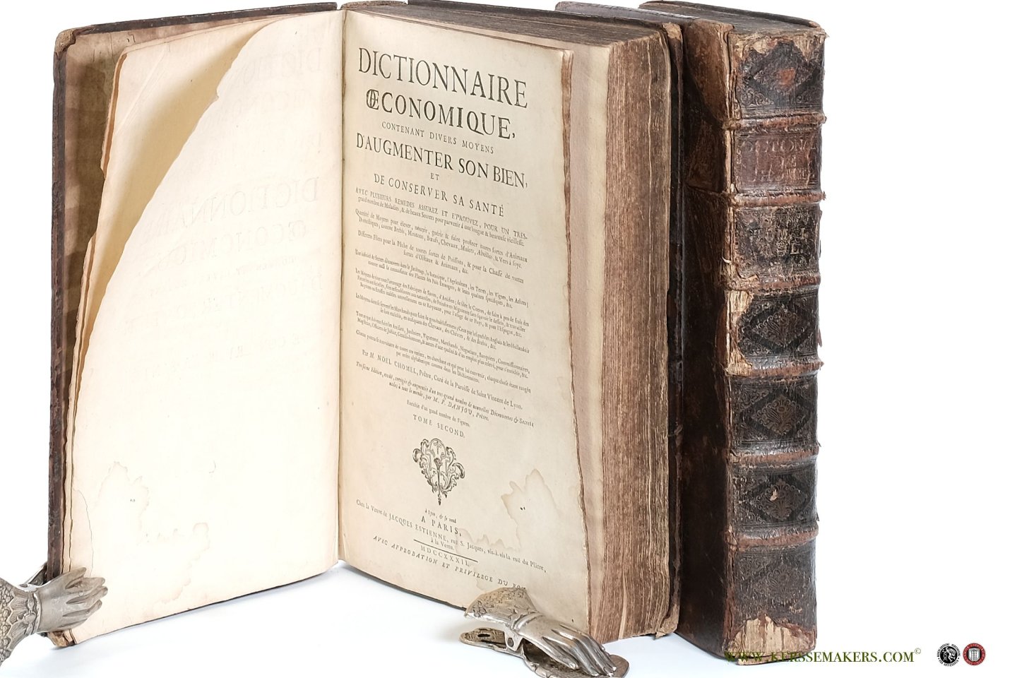 Chomel, Noel. - Dictionnaire oeconomique, contenant divers moyens d'augmenter son bien, et de conserver sa santé. [ 2 volumes ].