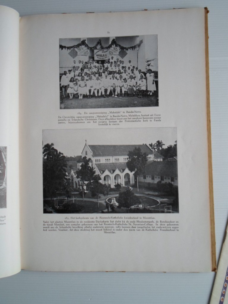  - Nederlandsch Indie Platen atlas met korten beschrijvende tekst + Bijblad van het plaatwerk Nederlandsch Indie