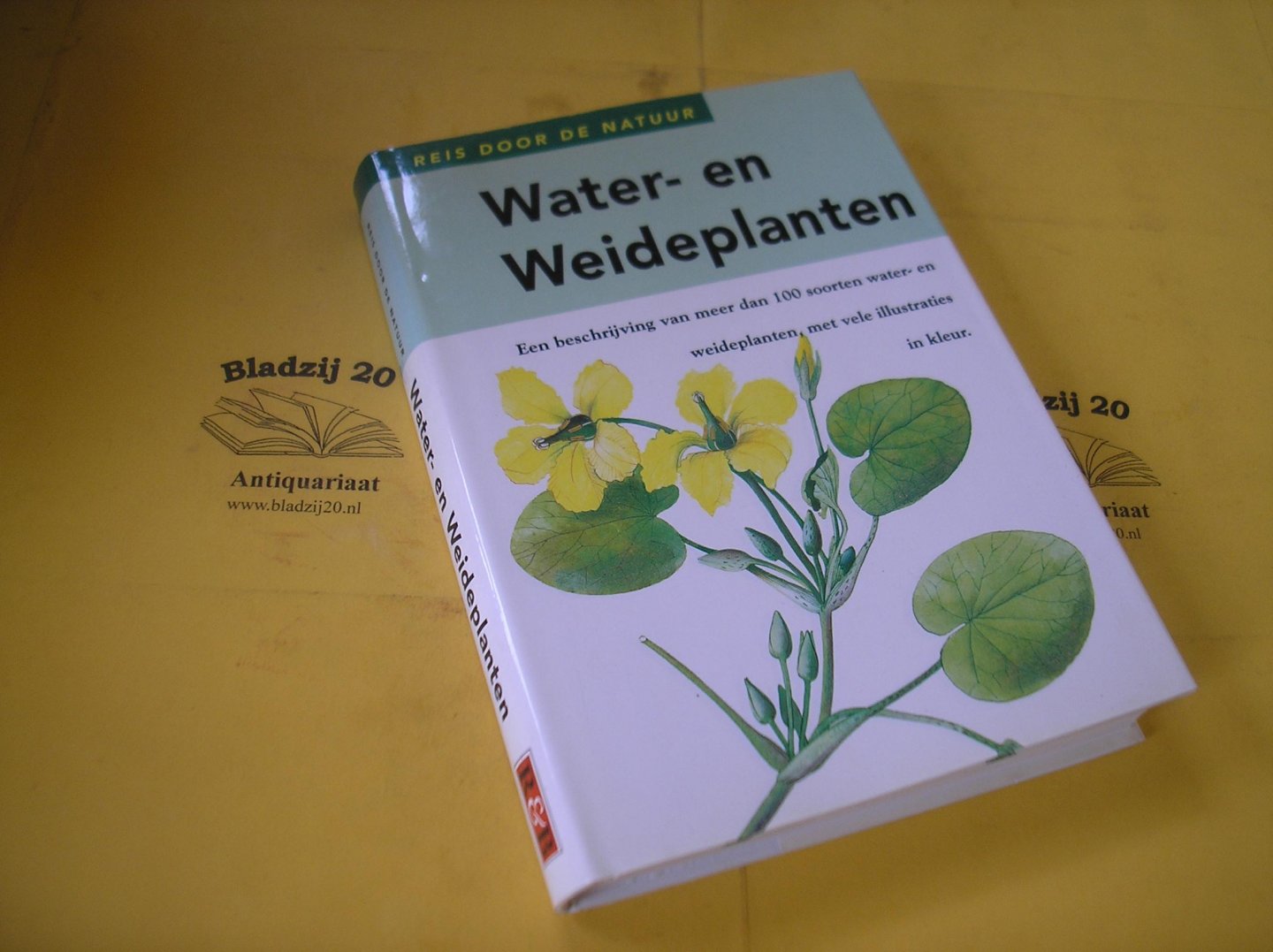 Vetvicka, Vaclav. - Water- en weideplanten. Een beschrijving van meer dan 100 soorten water- en weideplanten , met vele illustraties in kleur.