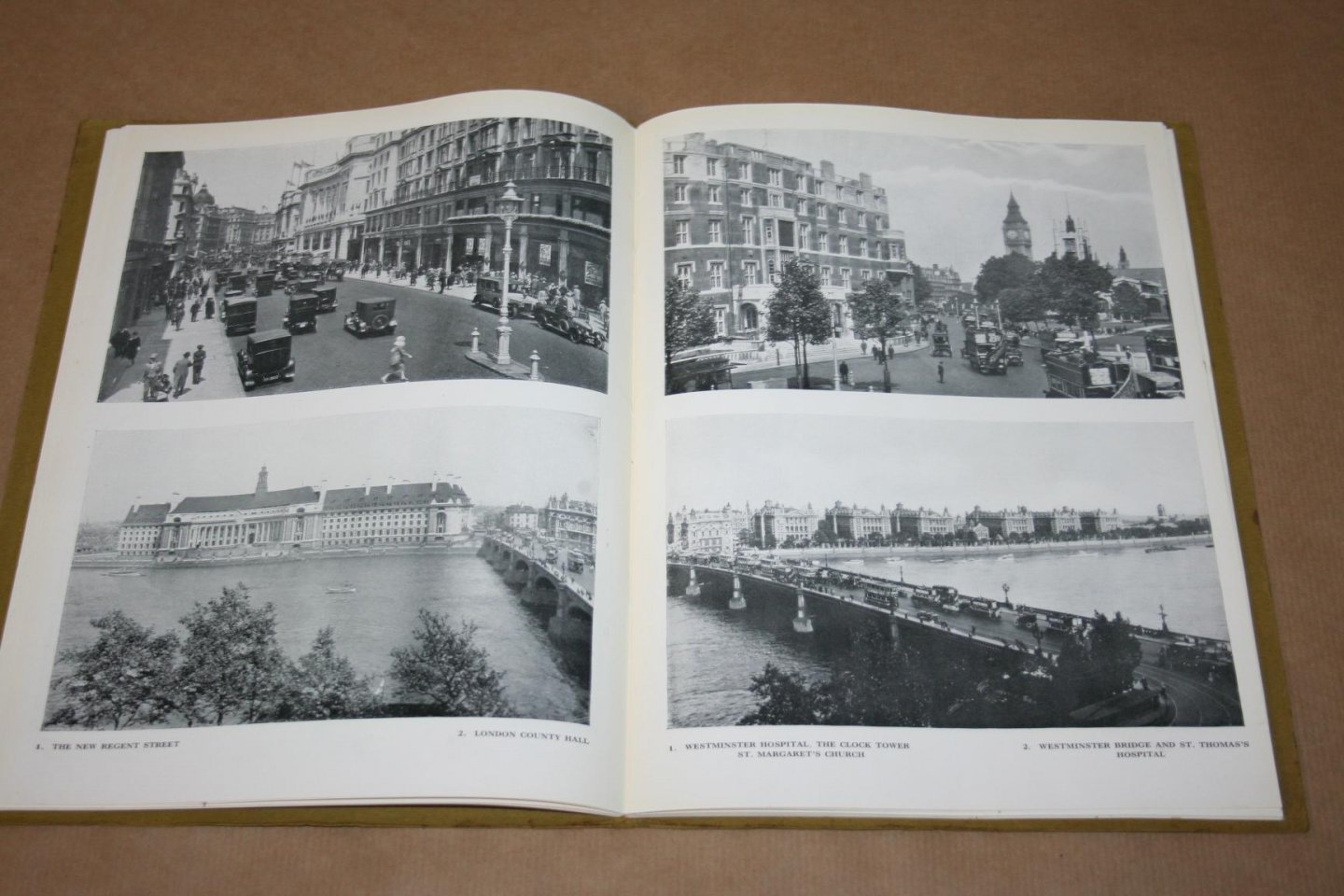  - Dear Old London  (fotoboek)