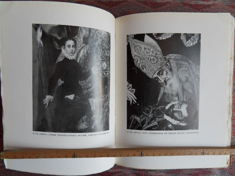 Luns, Huib. - Spaansche Schilders. --- 1e druk, 1932. Genummerd ex. [383]. Slap kaft. Inhoud in nieuwstaat, geen naam ingeschreven en geen onderstrepingen. Omslag enige verkleuring door zonlicht. 170 pp. Met 67 afb. van schilderijen (Greco, Goya, Velazquez, e.a.).