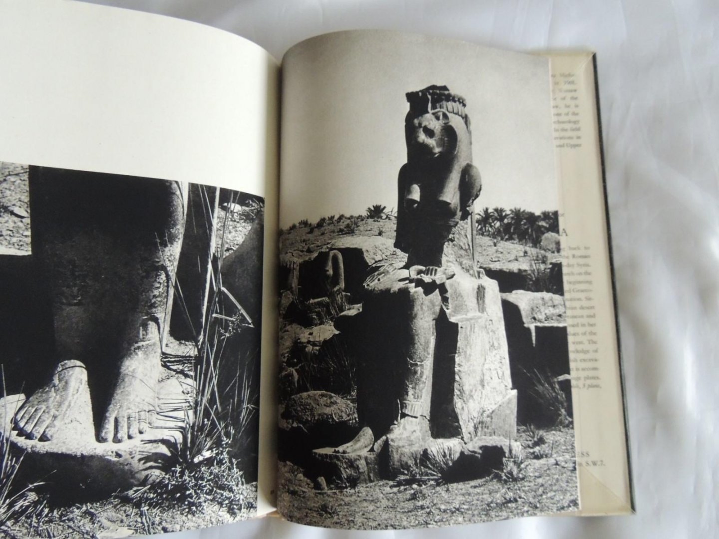 Michalowski, Kazimiez and Dziewanowski, Andrzej (photographs) - Karnak. fotoboek in z/w