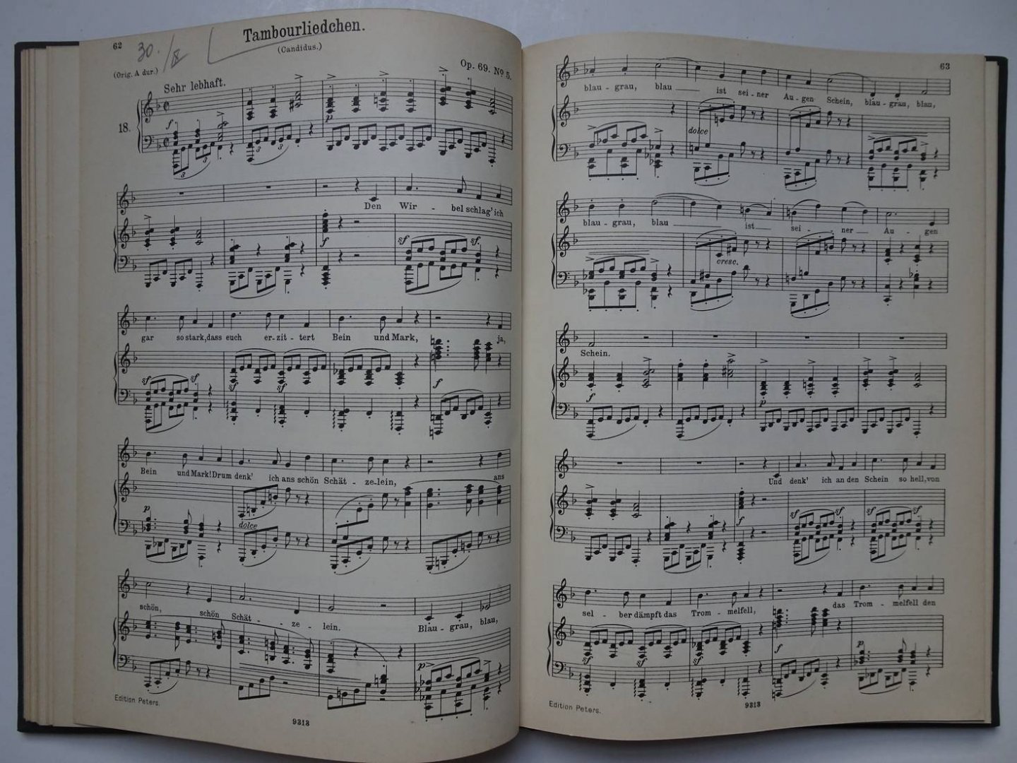 Brahms. - Brahms. Ausgewählte Lieder für eine Singstimme mit Klavierbegleitung. Band I. Ausgabe für mittlere Stimme.