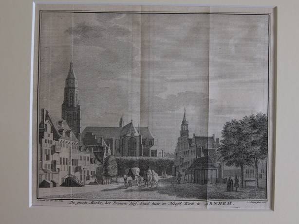Arnhem. - De groote Markt, het Princen Hof, Stad huis en Hoofd Kerk te Arnhem.