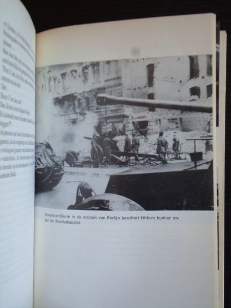 Rozanov, G.L. - Hitlers Laatste Dagen