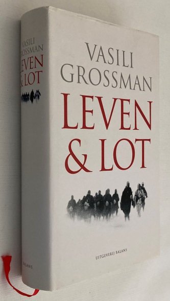 Grossman, Vasili, - Leven en lot. [Hardcover]