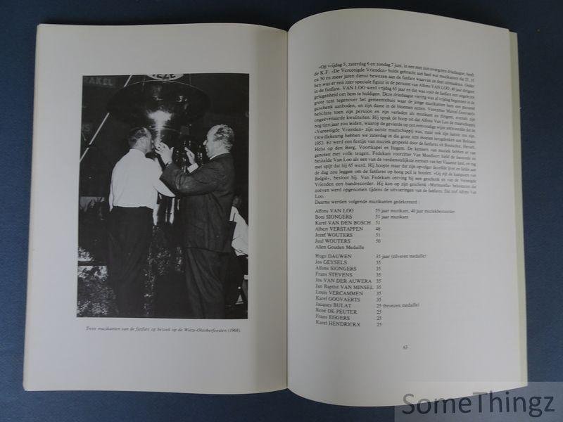 Goovaerts, Marcel. - Honderd jaar 'Vereenigde Vrienden' te Westmeerbeek (1883-1983) : 100 jaar geschiedenis van de "Geitenbleters".