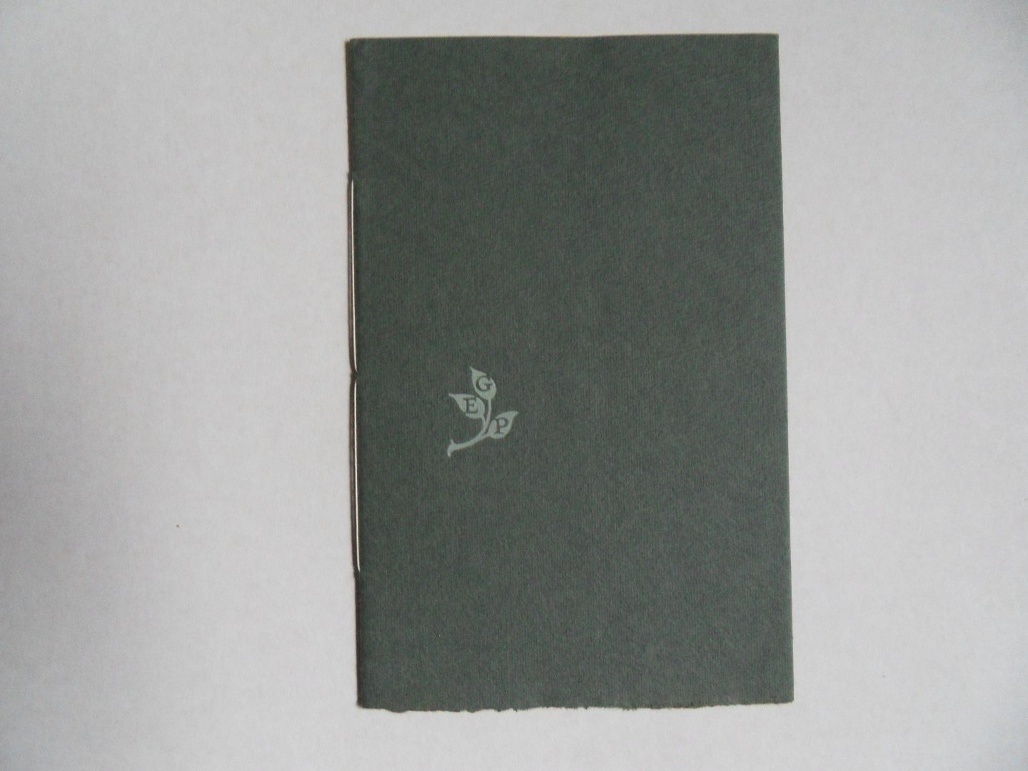 Chesterton, G.K. [ GESIGNEERD door de drukker onder het colophon ]. - The Idleness of G.K.C. ( a letter).  [ Beperkte oplage voor de vrienden en relaties van de drukker ].